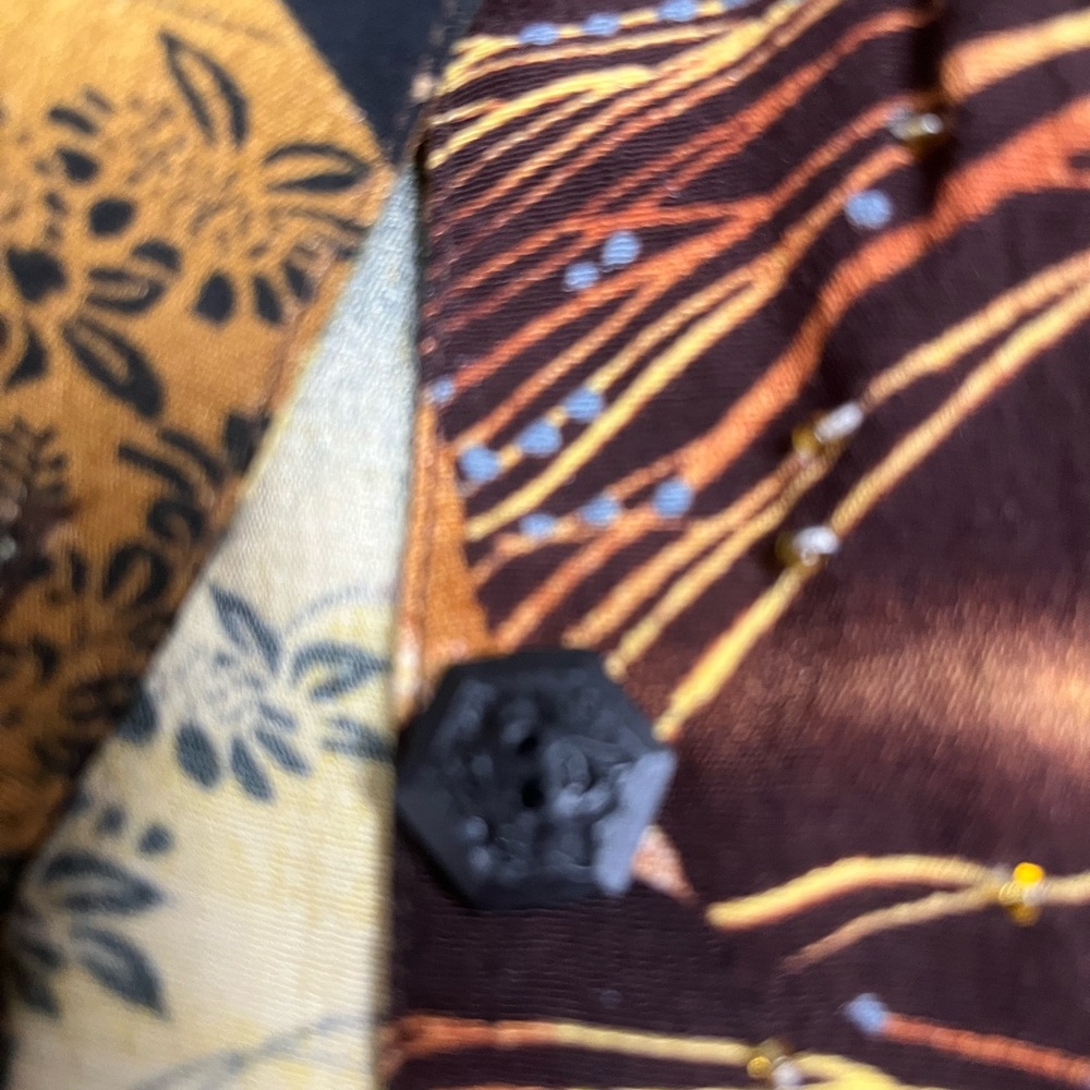 Blouse, button down NWT - Picture 7 of 13